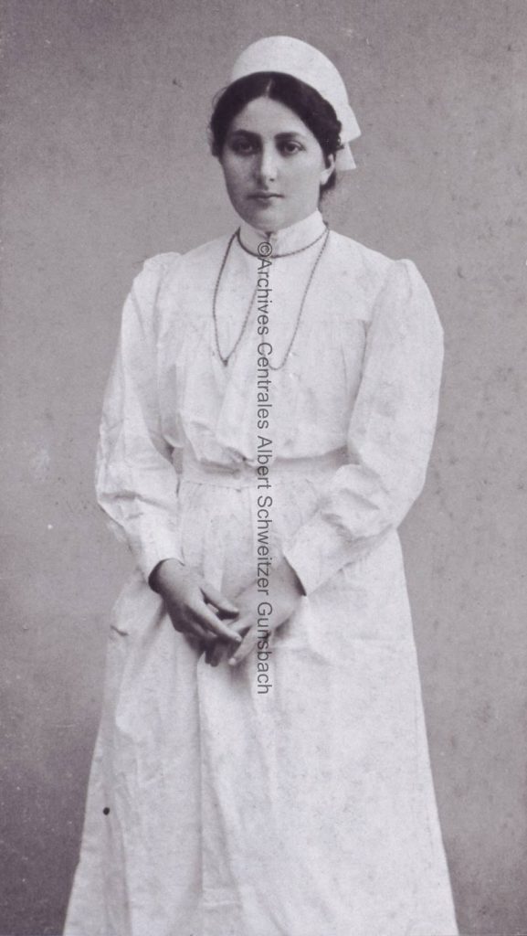 Hélène, aide-soignante en 1904
