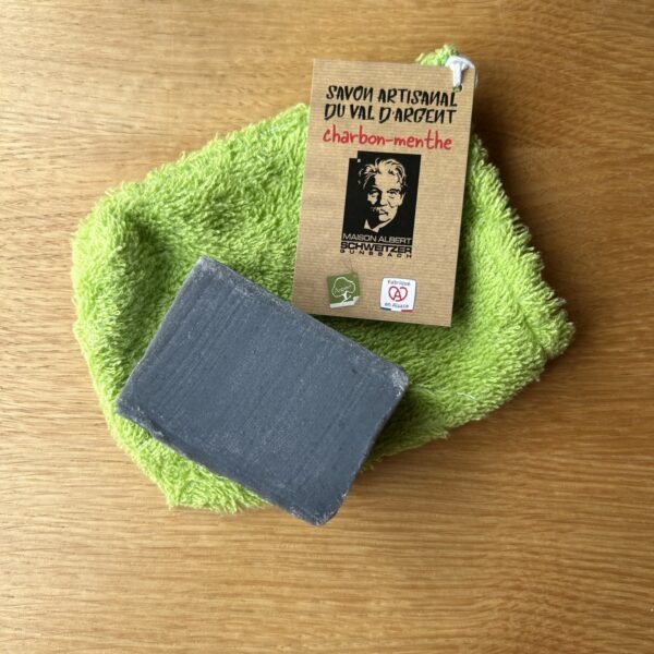 Savon artisanal charbon-menthe avec pochon